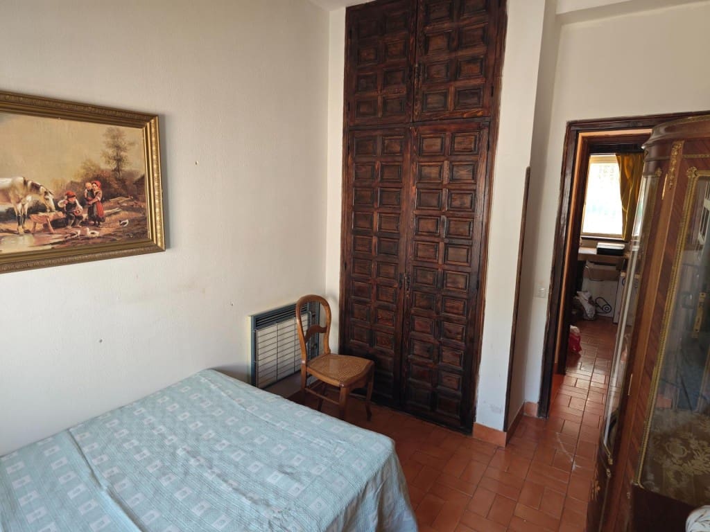 4 bedroom Villa for sale in Duron - € 220,000 (Ref: 9595685)