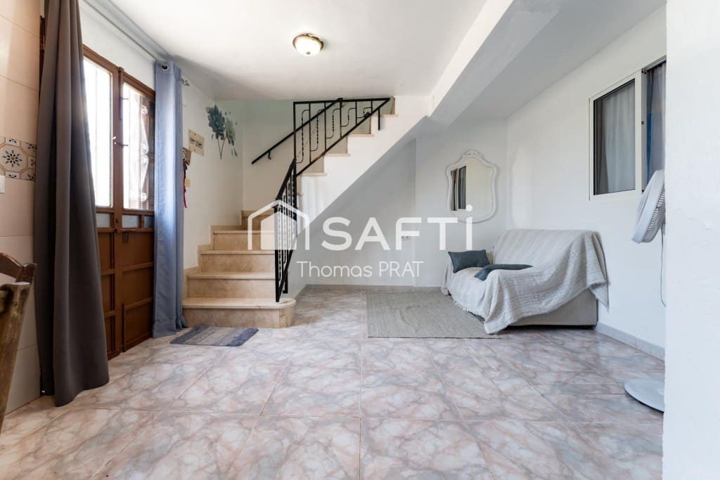 4 soveværelse Villa til salg i Villanueva de Algaidas med garage - € 98.000 (Ref: 9595689)