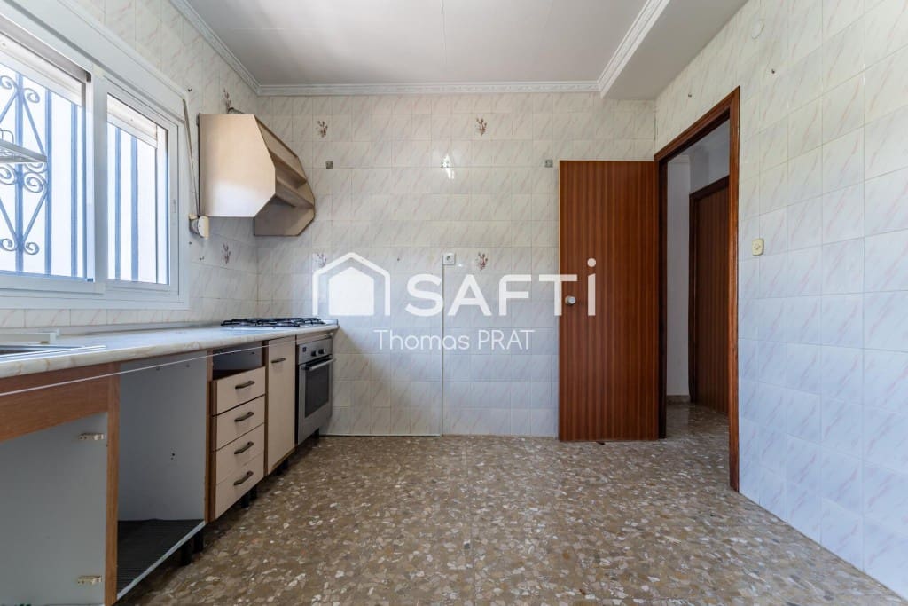 4 soveværelse Villa til salg i Villanueva de Algaidas med garage - € 98.000 (Ref: 9595689)