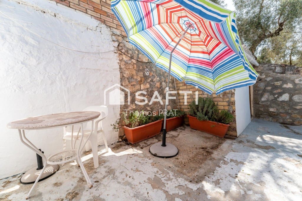 4 soveværelse Villa til salg i Villanueva de Algaidas med garage - € 98.000 (Ref: 9595689)