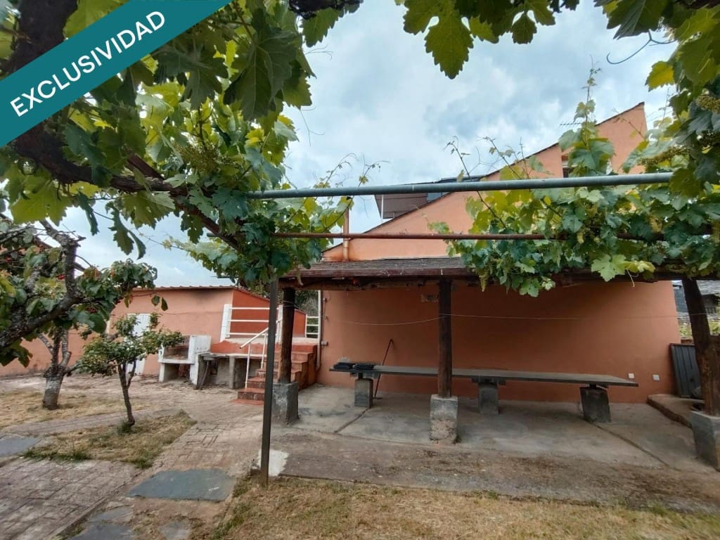 4 slaapkamer Villa te koop in Iguena met garage - € 95.000 (Ref: 9595692)