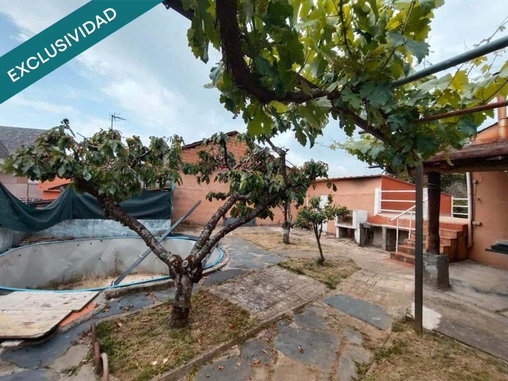 4 slaapkamer Villa te koop in Iguena met garage - € 95.000 (Ref: 9595692)