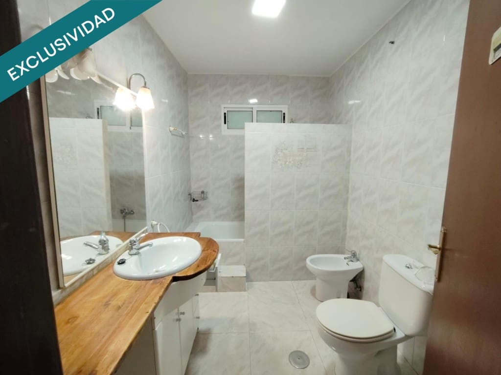 4 slaapkamer Villa te koop in Iguena met garage - € 95.000 (Ref: 9595692)