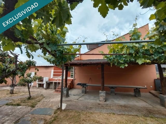 4 slaapkamer Villa te koop in Igüeña met garage - € 95.000 (Ref: 9595692)