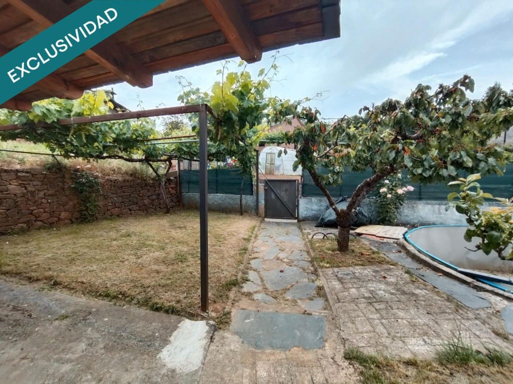 4 slaapkamer Villa te koop in Iguena met garage - € 95.000 (Ref: 9595692)