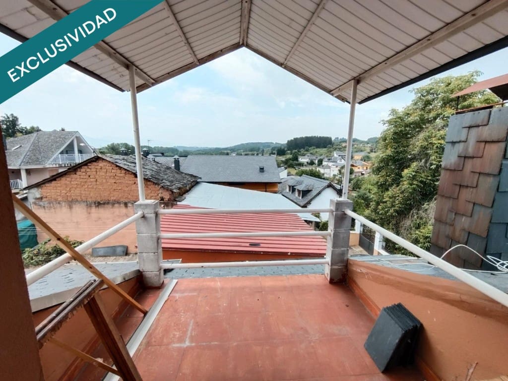 4 slaapkamer Villa te koop in Iguena met garage - € 95.000 (Ref: 9595692)