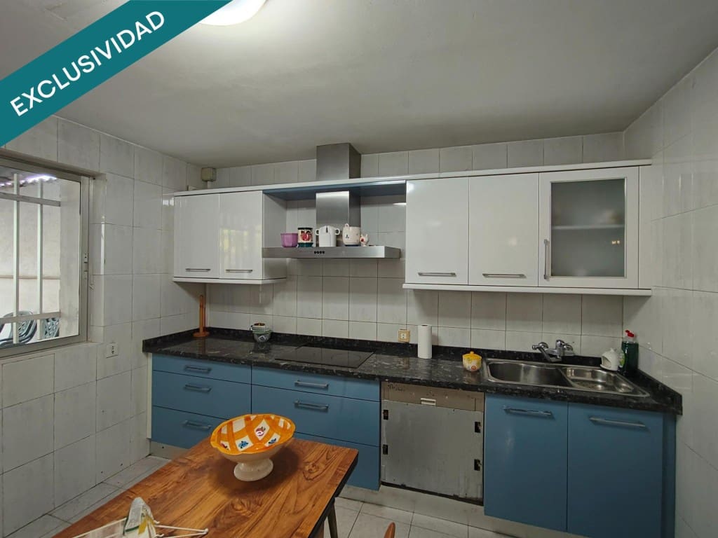 3 slaapkamer Rijtjeshuis te koop in Villadepalos met garage - € 82.000 (Ref: 9595694)