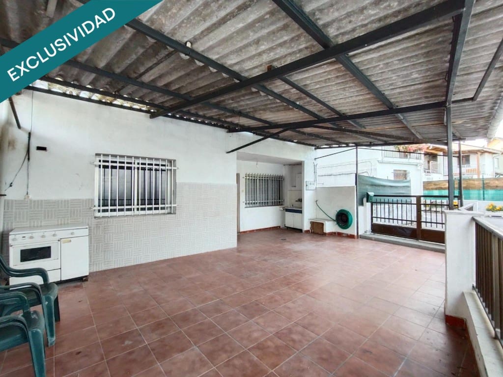 3 slaapkamer Rijtjeshuis te koop in Villadepalos met garage - € 82.000 (Ref: 9595694)