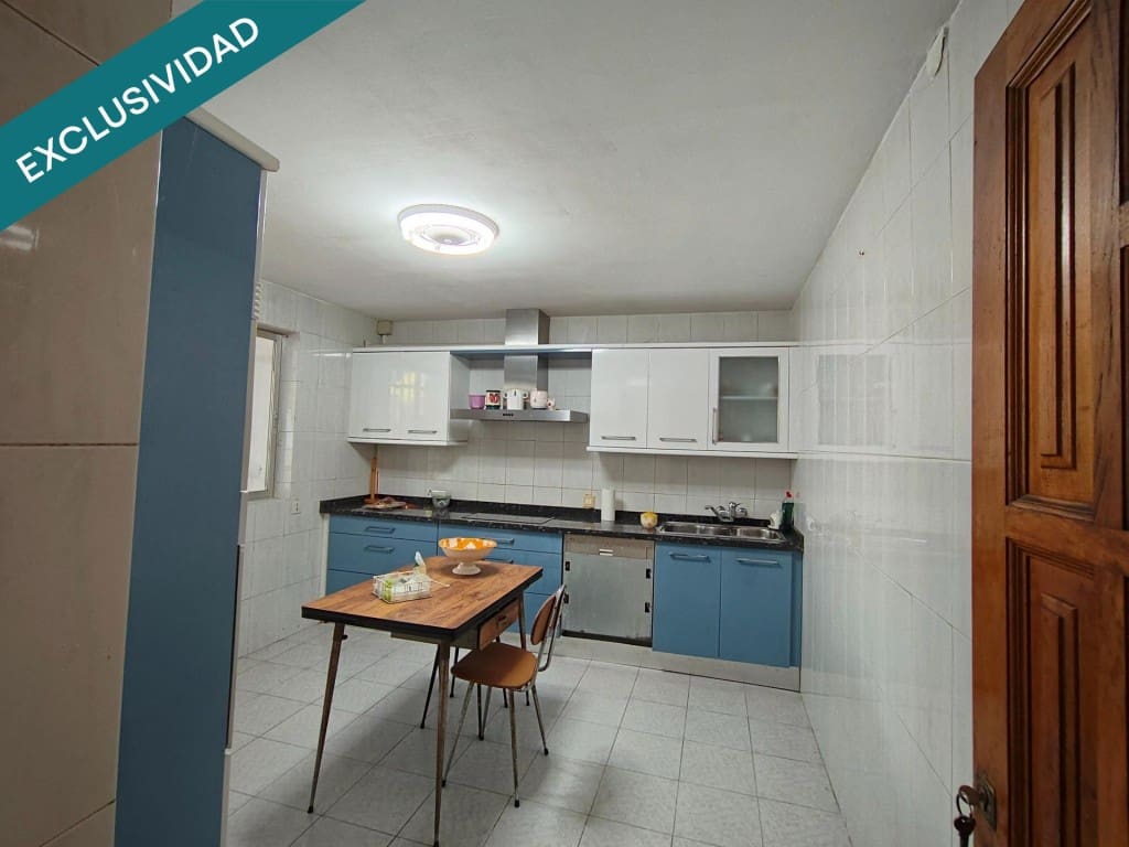 3 slaapkamer Rijtjeshuis te koop in Villadepalos met garage - € 82.000 (Ref: 9595694)