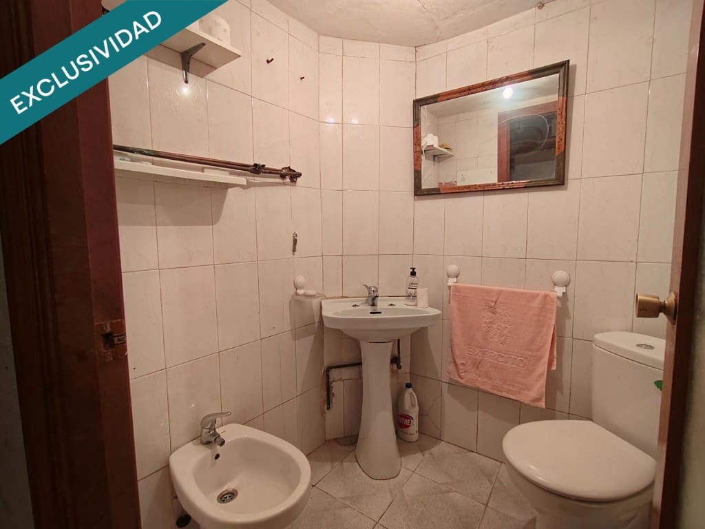 3 slaapkamer Rijtjeshuis te koop in Villadepalos met garage - € 82.000 (Ref: 9595694)