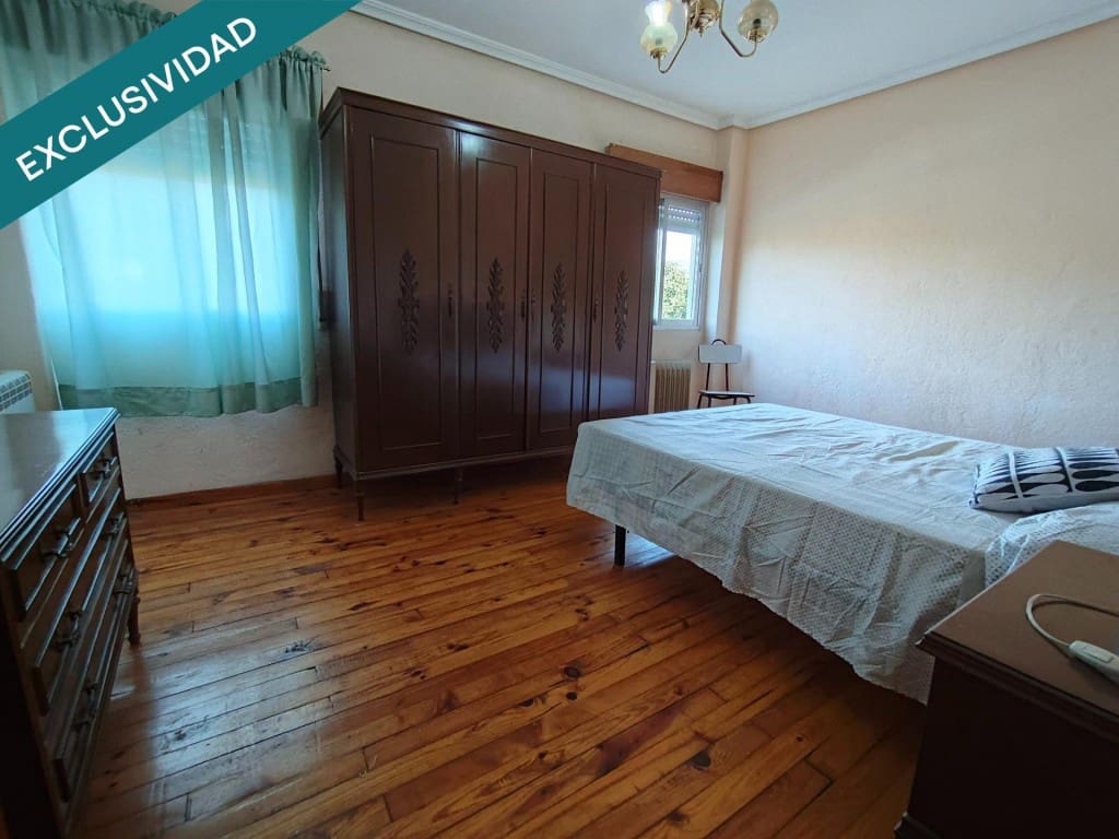 3 slaapkamer Rijtjeshuis te koop in Villadepalos met garage - € 82.000 (Ref: 9595694)