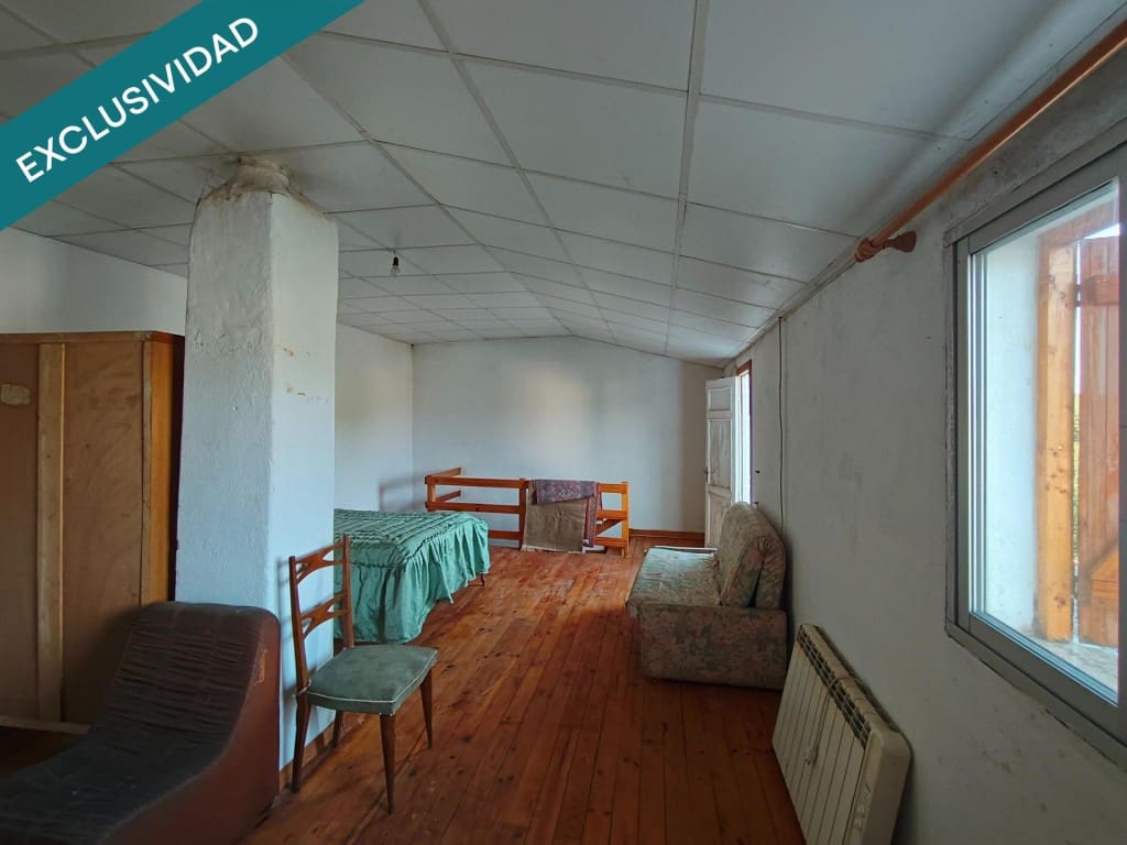 3 slaapkamer Rijtjeshuis te koop in Villadepalos met garage - € 82.000 (Ref: 9595694)