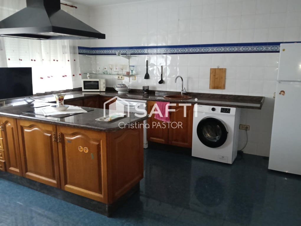 Chalet de 4 habitaciones en Santa María del Páramo en venta con garaje - 175.000 € (Ref: 9595696)