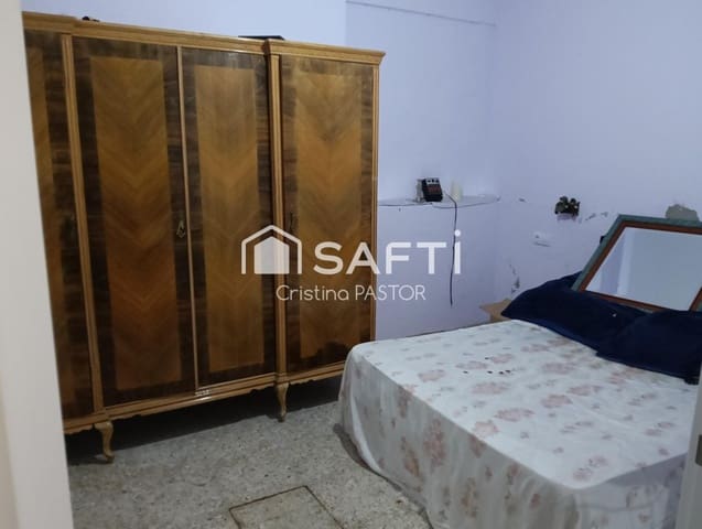 4 soverom Villa til salgs i Santa María del Páramo med garasje - € 175 000 (Ref: 9595696)