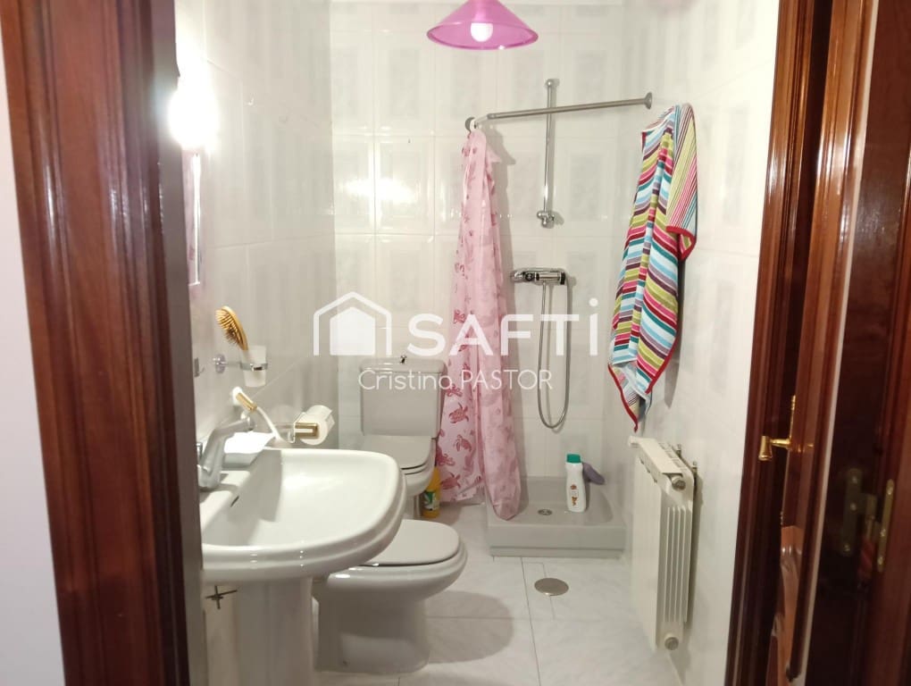 Chalet de 4 habitaciones en Santa María del Páramo en venta con garaje - 175.000 € (Ref: 9595696)