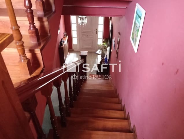 4 soverom Villa til salgs i Santa María del Páramo med garasje - € 175 000 (Ref: 9595696)