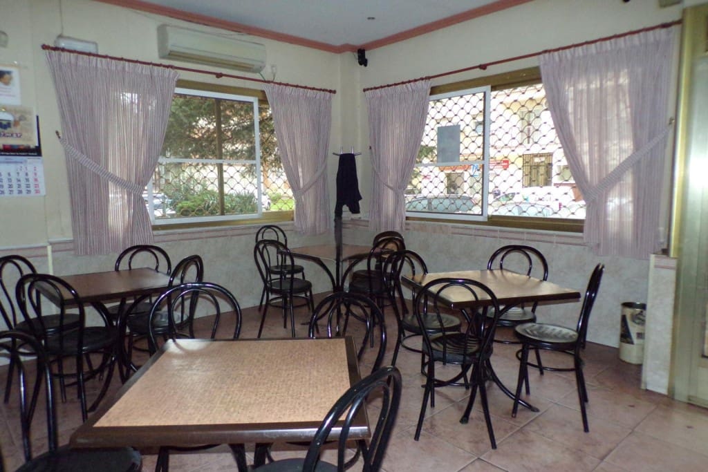 Commercial for sale in Ciempozuelos - € 170,000 (Ref: 9595702)