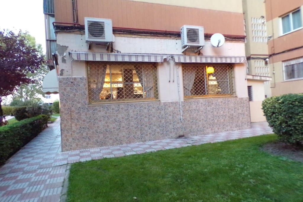 Commercial for sale in Ciempozuelos - € 170,000 (Ref: 9595702)