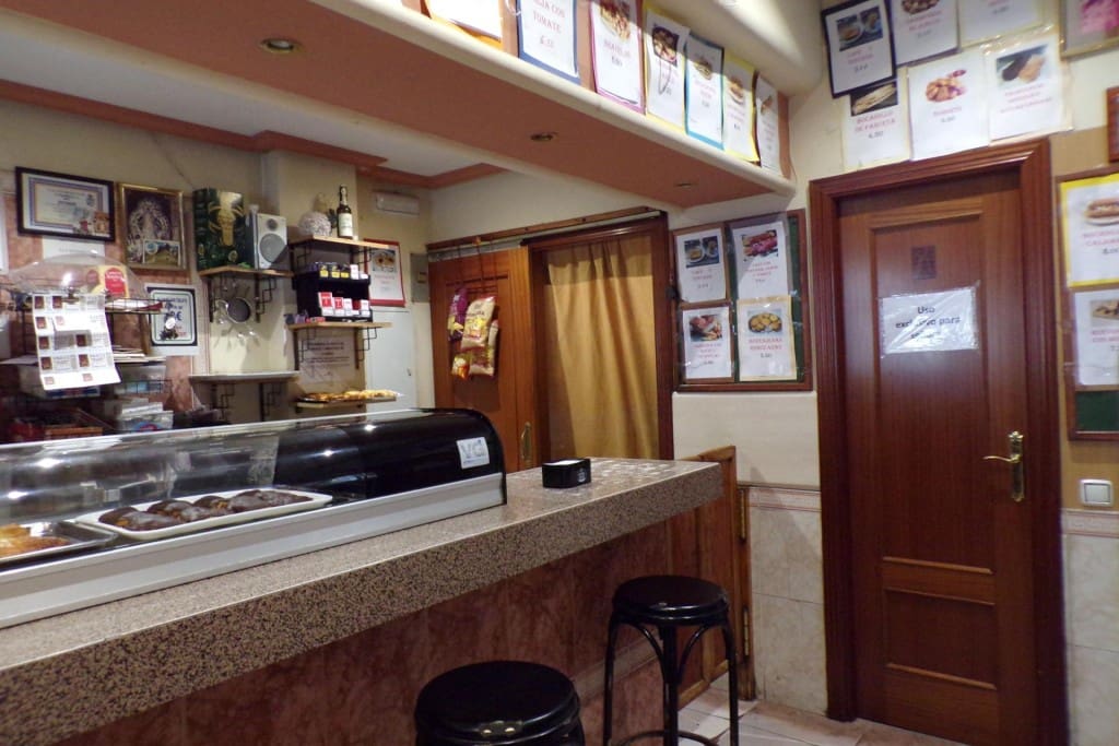 Commercial for sale in Ciempozuelos - € 170,000 (Ref: 9595702)