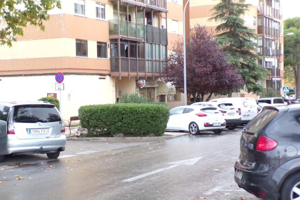 Commercial for sale in Ciempozuelos - € 170,000 (Ref: 9595702)