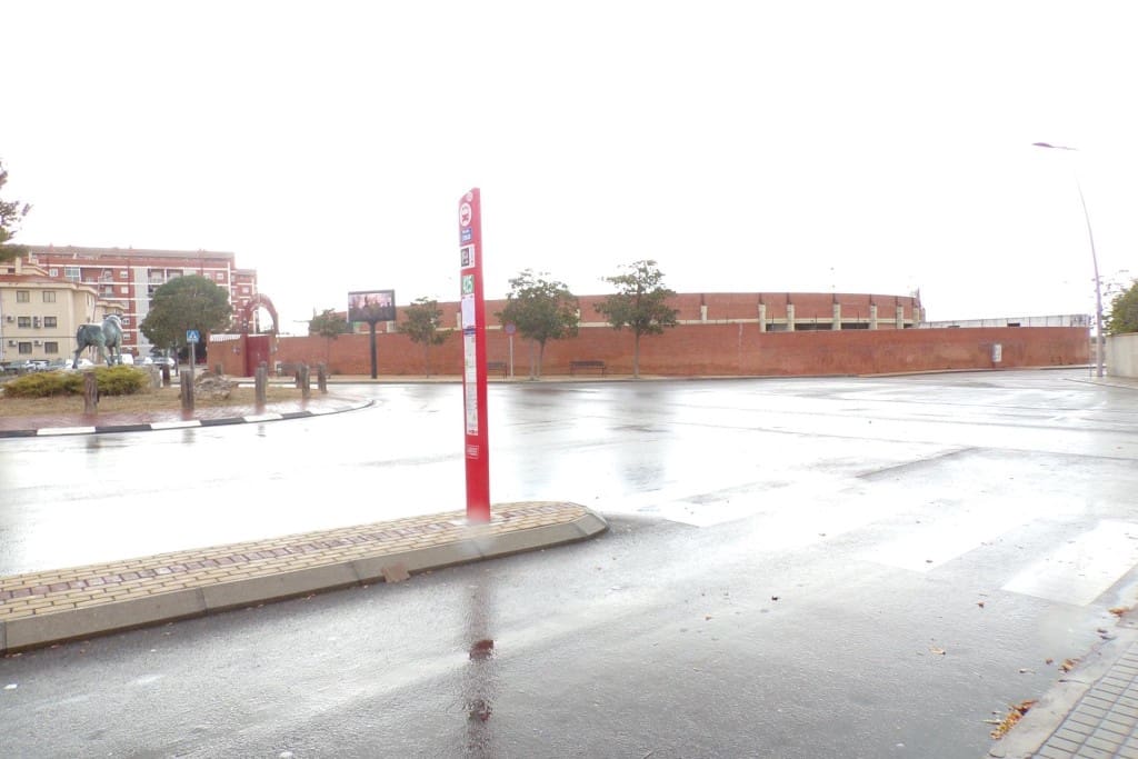 Commercial for sale in Ciempozuelos - € 170,000 (Ref: 9595702)