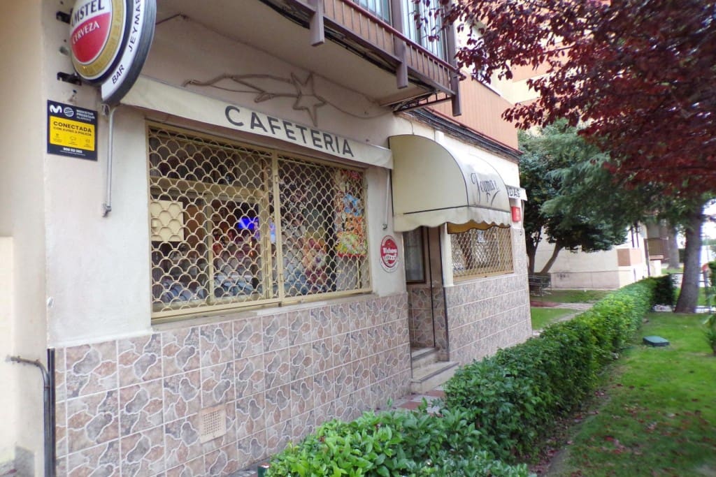 Commercial for sale in Ciempozuelos - € 170,000 (Ref: 9595702)