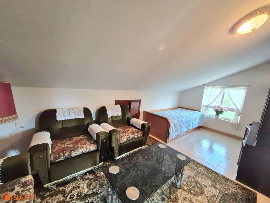 Chalet de 3 habitaciones en Begonte en venta con garaje - 260.000 € (Ref: 9595703)