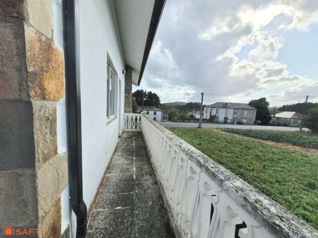 Chalet de 3 habitaciones en Begonte en venta con garaje - 260.000 € (Ref: 9595703)