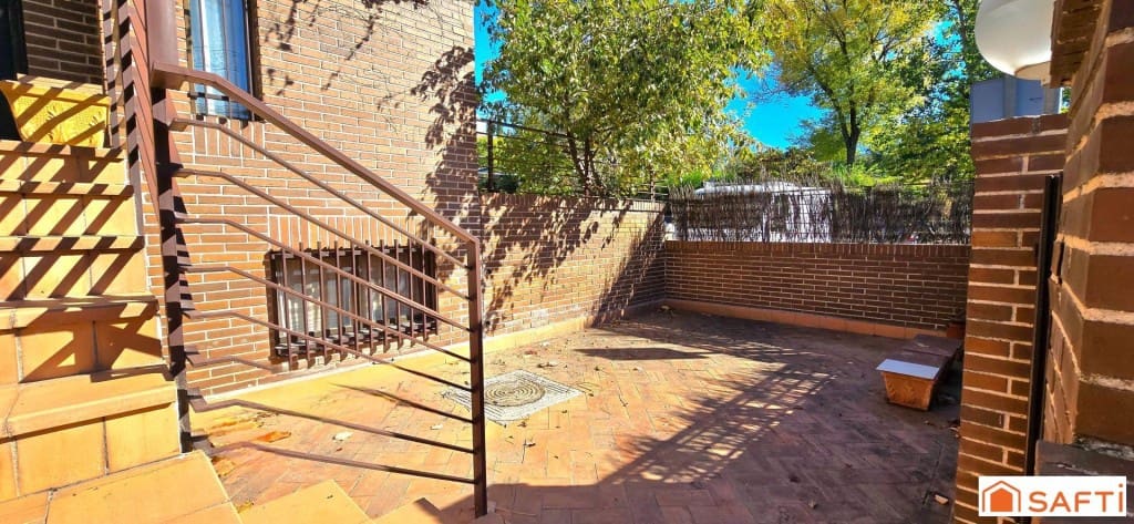 7 bedroom Villa for sale in Las Rozas de Madrid with pool garage - € 980,000 (Ref: 9595704)