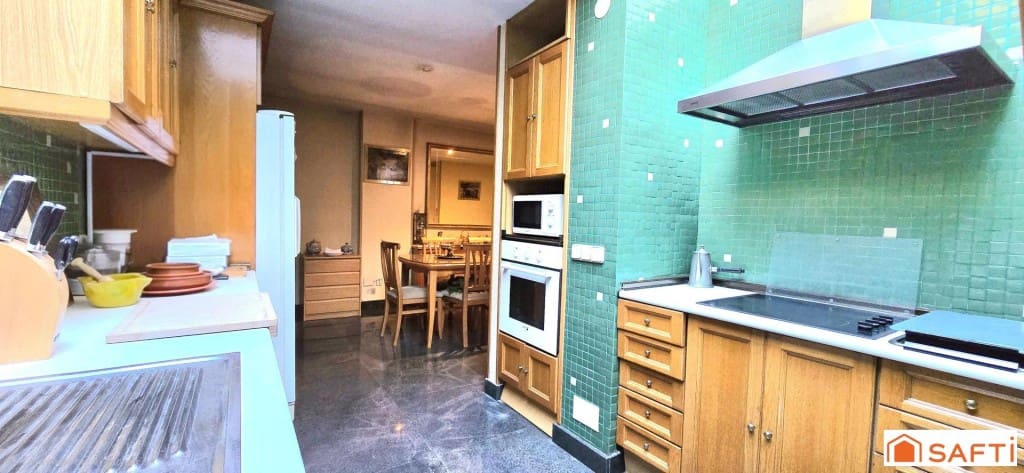 7 bedroom Villa for sale in Las Rozas de Madrid with pool garage - € 980,000 (Ref: 9595704)