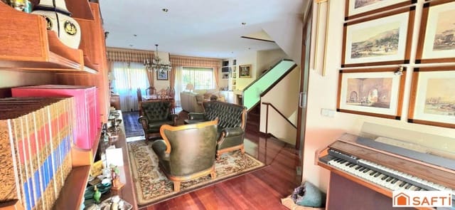 7 sovrum Villa till salu i Las Rozas de Madrid med pool garage - 980 000 € (Ref: 9595704)