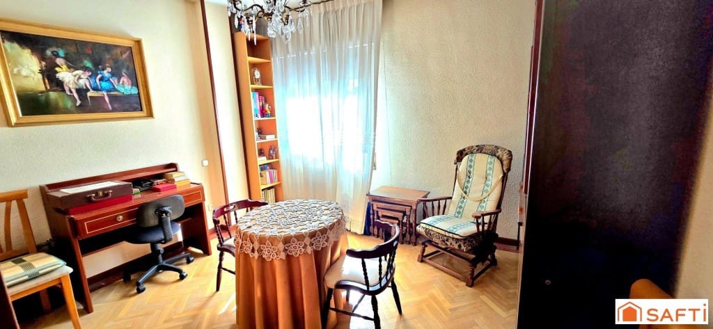 7 bedroom Villa for sale in Las Rozas de Madrid with pool garage - € 980,000 (Ref: 9595704)