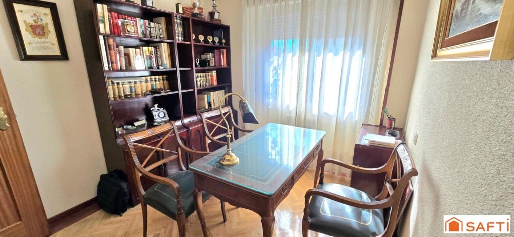 7 bedroom Villa for sale in Las Rozas de Madrid with pool garage - € 980,000 (Ref: 9595704)