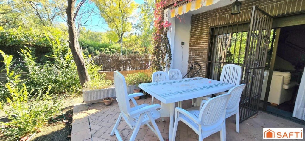7 bedroom Villa for sale in Las Rozas de Madrid with pool garage - € 980,000 (Ref: 9595704)