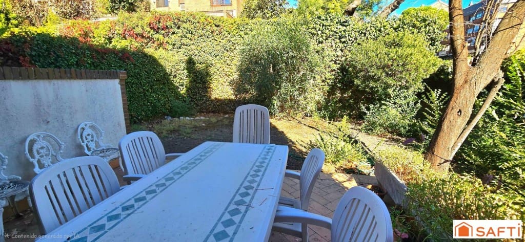 7 bedroom Villa for sale in Las Rozas de Madrid with pool garage - € 980,000 (Ref: 9595704)