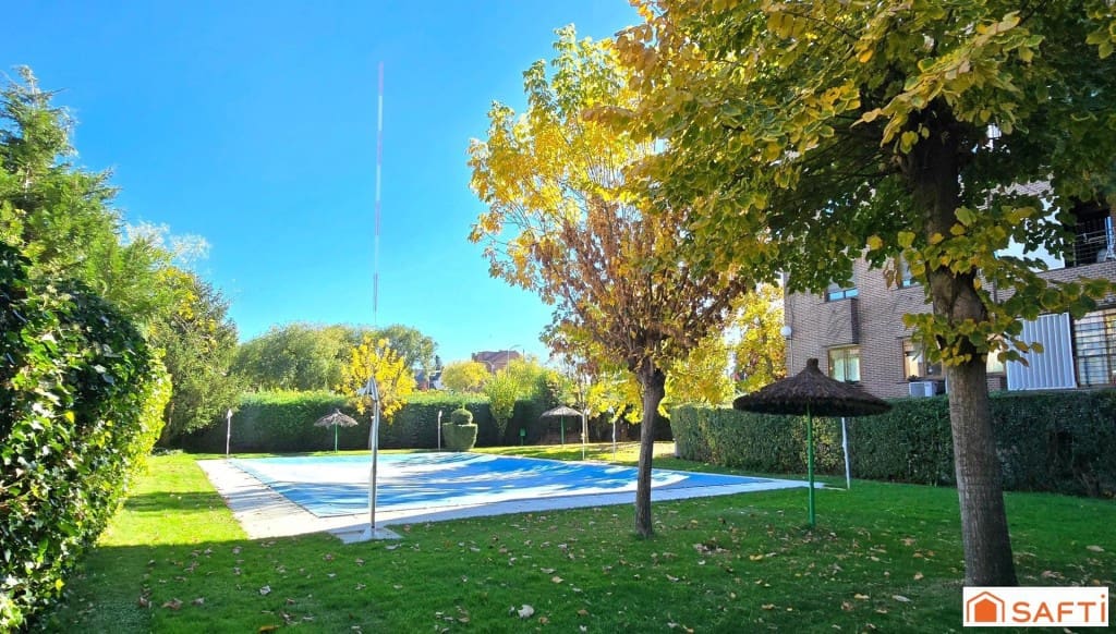 7 bedroom Villa for sale in Las Rozas de Madrid with pool garage - € 980,000 (Ref: 9595704)