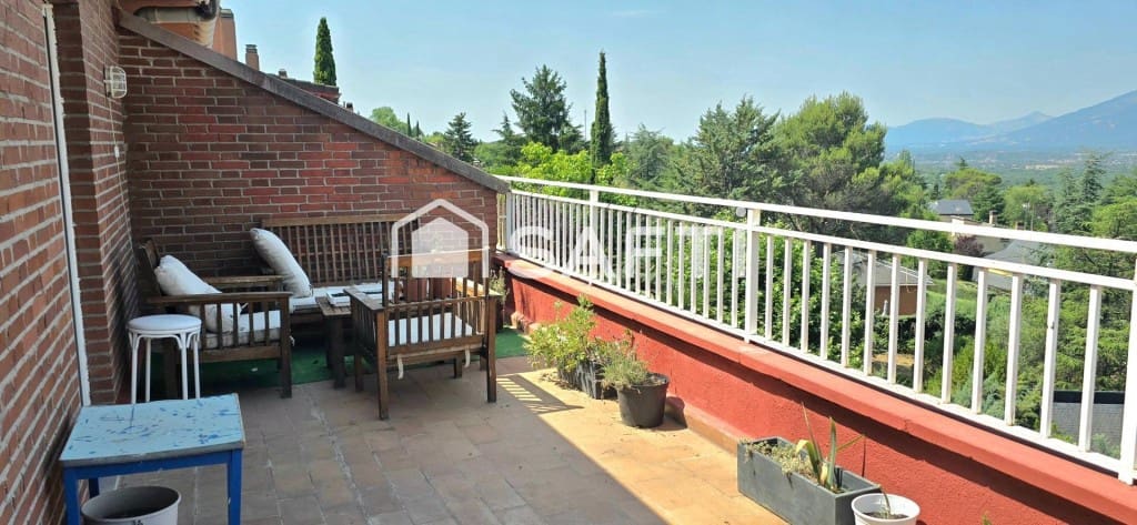 5 bedroom Villa for sale in Collado Mediano with pool garage - € 495,000 (Ref: 9595710)