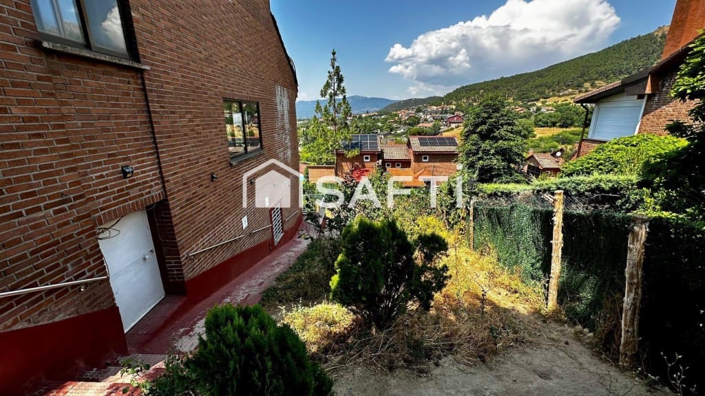 5 bedroom Villa for sale in Collado Mediano with pool garage - € 495,000 (Ref: 9595710)