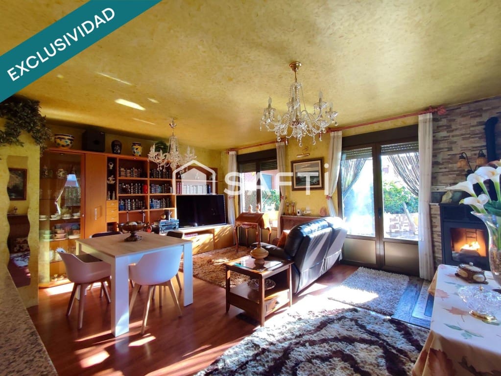 3 quarto Moradia em Banda para venda em Anguciana com piscina garagem - 239 500 € (Ref: 9595711)