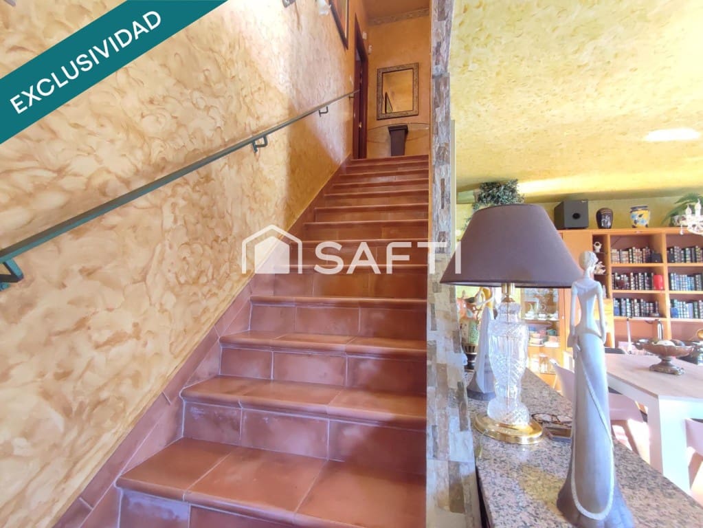 3 quarto Moradia em Banda para venda em Anguciana com piscina garagem - 239 500 € (Ref: 9595711)