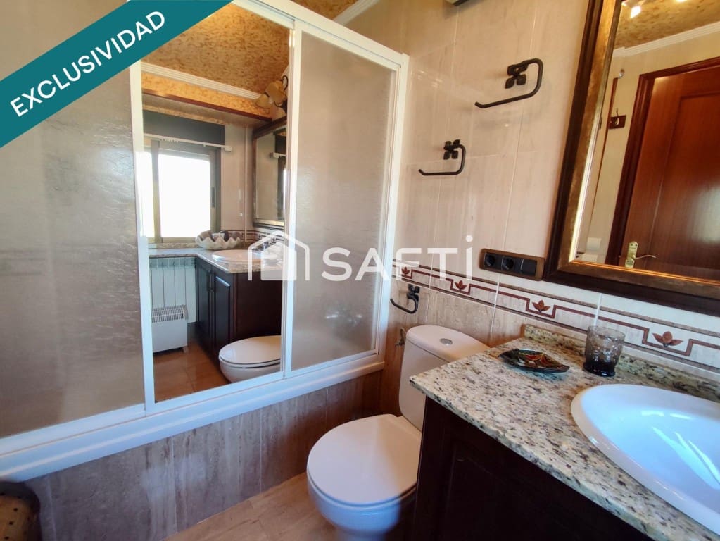 3 quarto Moradia em Banda para venda em Anguciana com piscina garagem - 239 500 € (Ref: 9595711)