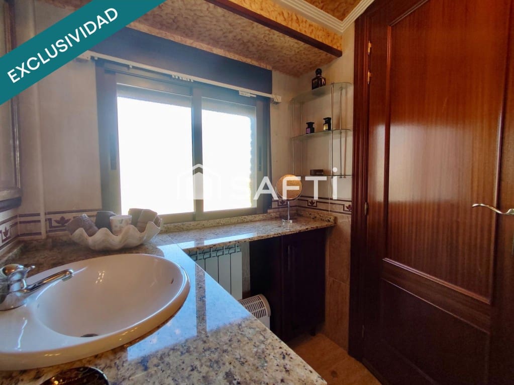 3 quarto Moradia em Banda para venda em Anguciana com piscina garagem - 239 500 € (Ref: 9595711)