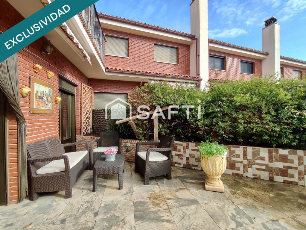 3 quarto Moradia em Banda para venda em Anguciana com piscina garagem - 239 500 € (Ref: 9595711)