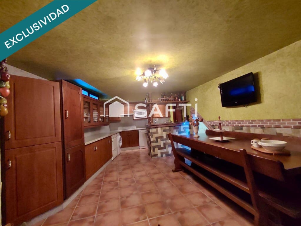 3 quarto Moradia em Banda para venda em Anguciana com piscina garagem - 239 500 € (Ref: 9595711)