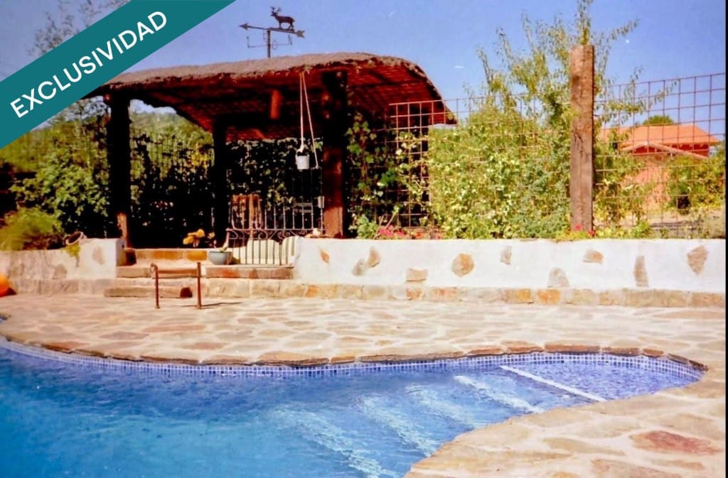 5 bedroom Villa for sale in Valdemaqueda with pool garage - € 270,000 (Ref: 9595713)