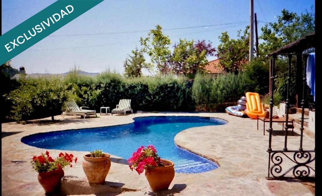 5 bedroom Villa for sale in Valdemaqueda with pool garage - € 270,000 (Ref: 9595713)