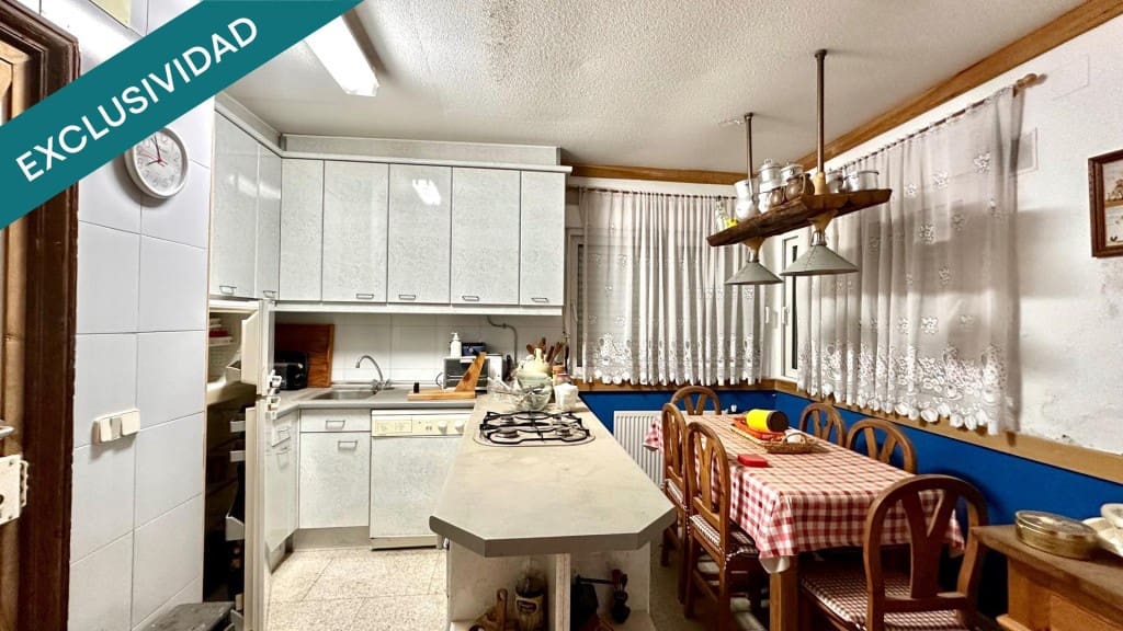 5 bedroom Villa for sale in Valdemaqueda with pool garage - € 270,000 (Ref: 9595713)