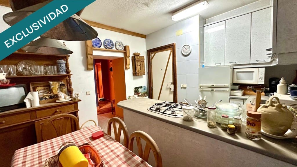 5 bedroom Villa for sale in Valdemaqueda with pool garage - € 270,000 (Ref: 9595713)