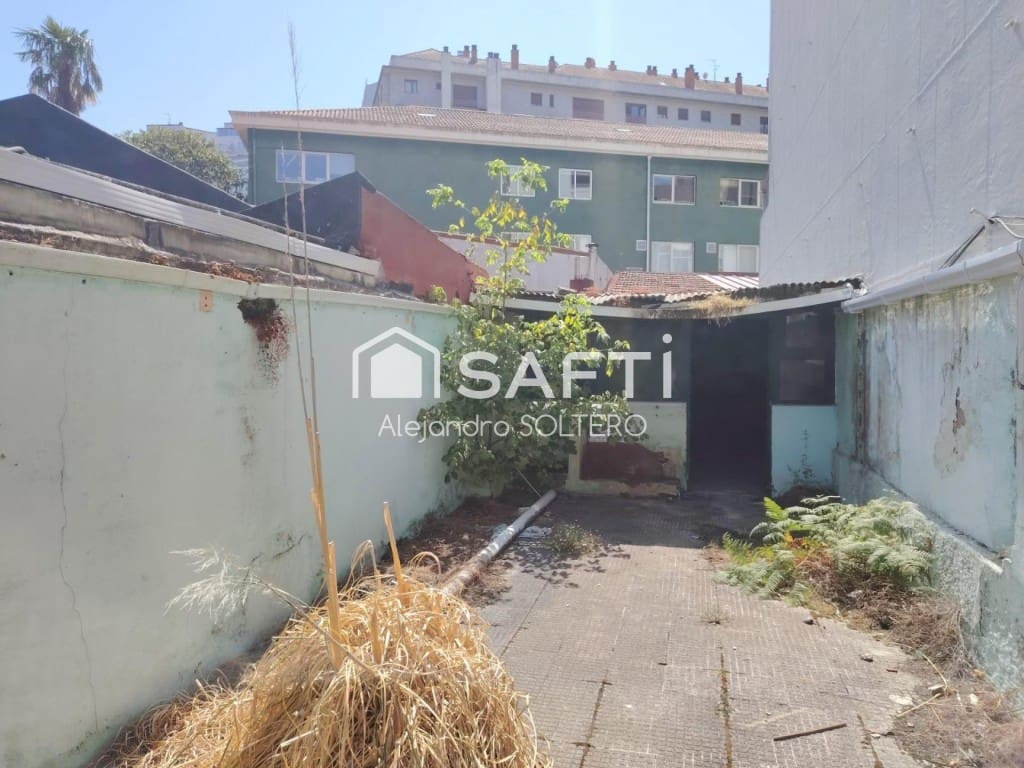 Adosado de 3 habitaciones en Vigo en venta - 105.000 € (Ref: 9595714)