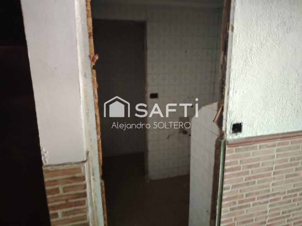 Adosado de 3 habitaciones en Vigo en venta - 105.000 € (Ref: 9595714)